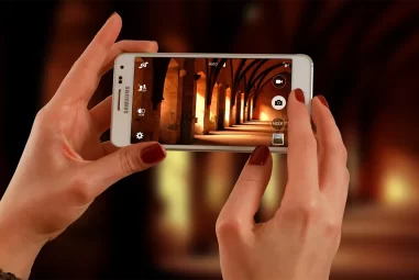 Ghid pentru incepatori: Cum sa folosesti blitzul pe telefonul mobil